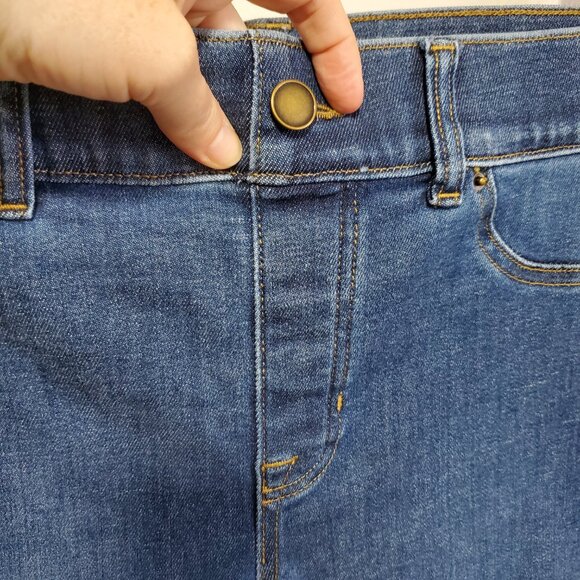 SPANX Spanxshape EveryWear Flare 29.5" Jeans Pull-On Stretch Blue Women's XL - Picture 3 of 15